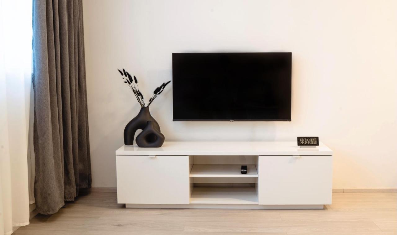 Tran Chien Apartment With Free Private Parking Praga Exterior foto